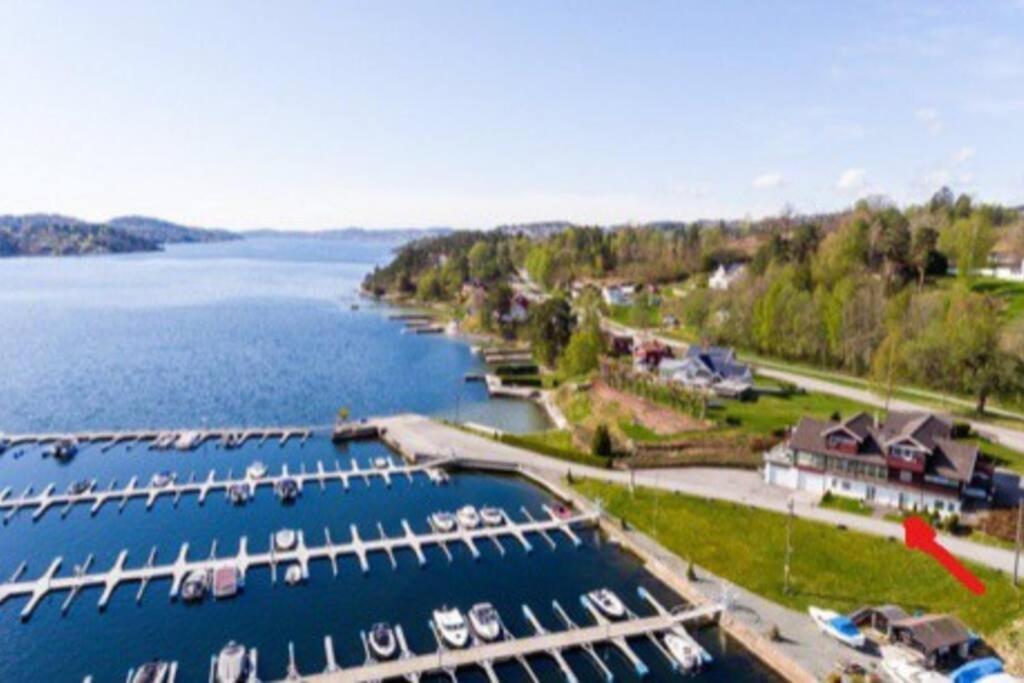Leilighet Ved Sjoen Med Strand Apartment Porsgrunn Bagian luar foto