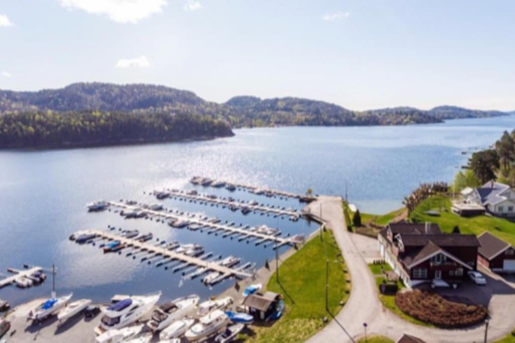 Leilighet Ved Sjoen Med Strand Apartment Porsgrunn Bagian luar foto