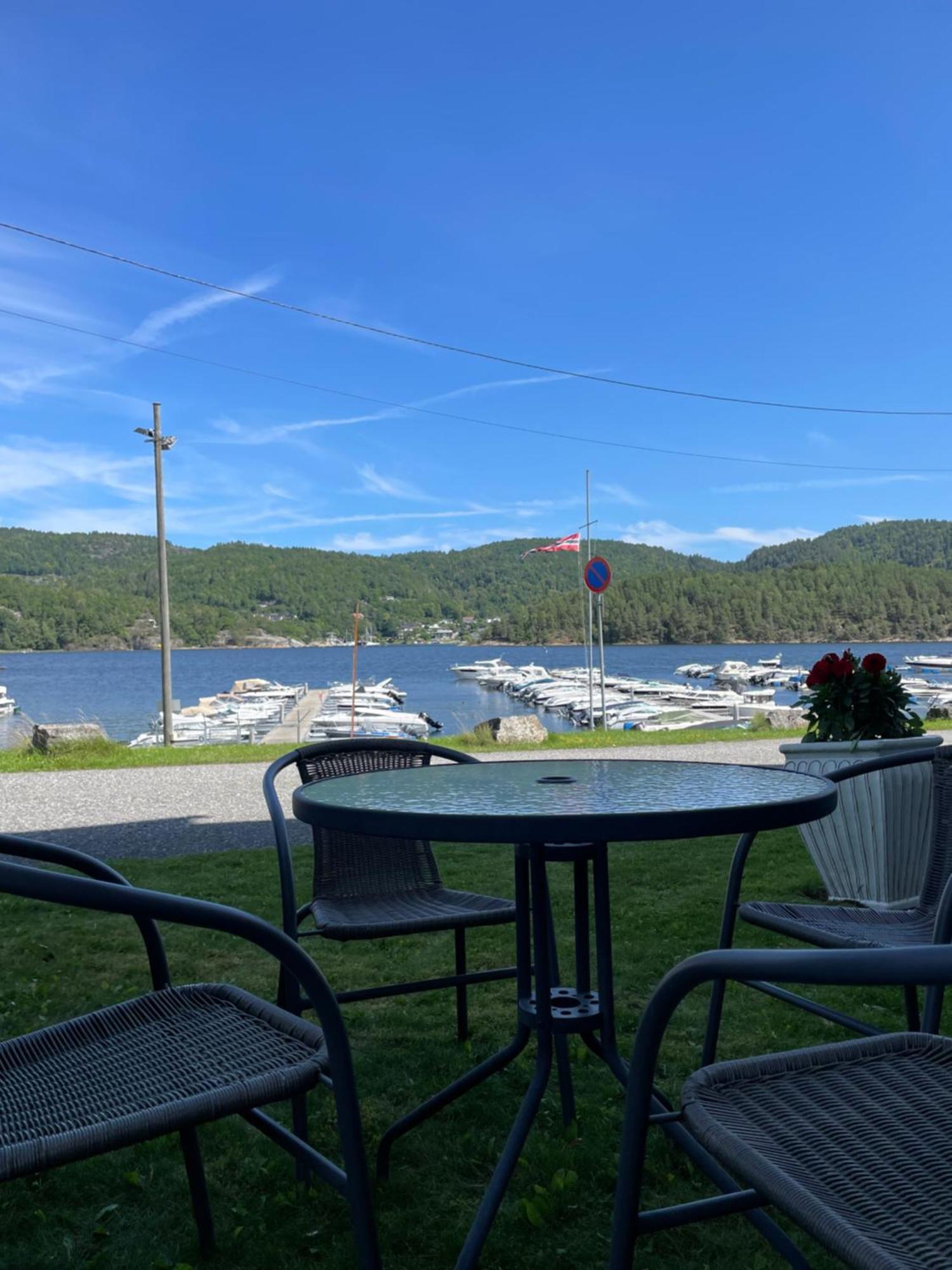 Leilighet Ved Sjoen Med Strand Apartment Porsgrunn Bagian luar foto