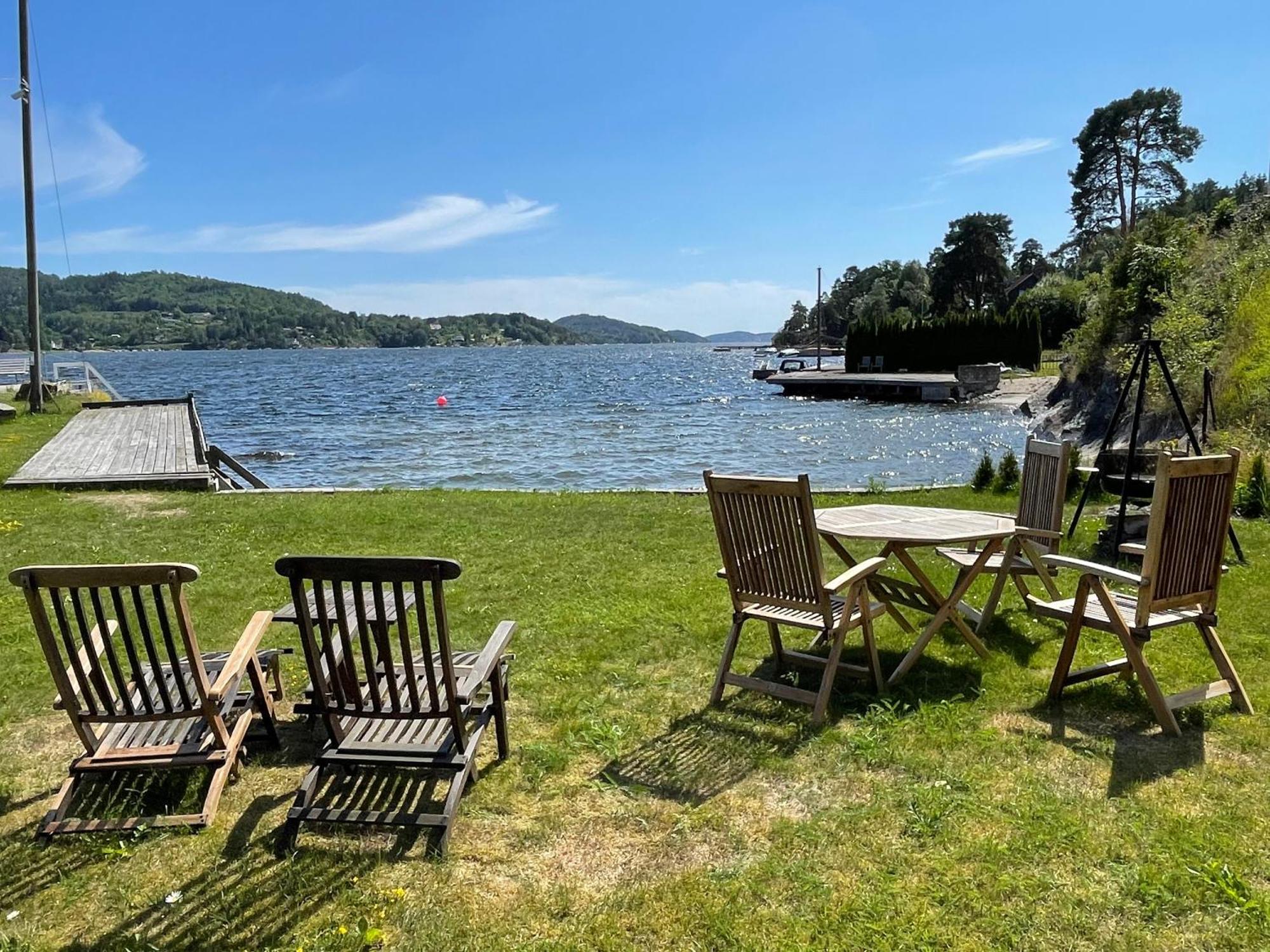 Leilighet Ved Sjoen Med Strand Apartment Porsgrunn Bagian luar foto